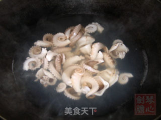 辣椒炒章鱼的做法步骤：4