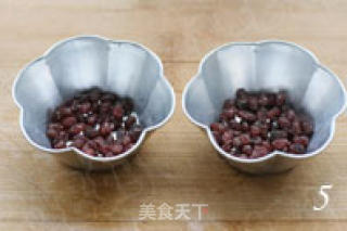剩蛋白的完美解决方案--红豆蒸糕的做法步骤：2