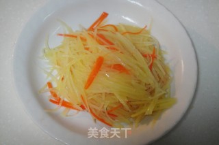 五花土豆丝的做法步骤：2