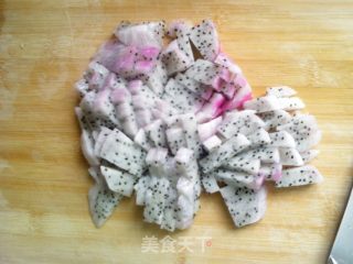 【老桃七厨房】小点心：水果银耳羹的做法步骤：2