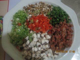 腊香炒饭的做法步骤：2