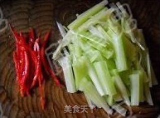 泡菜西芹牛柳的做法步骤：3