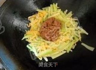 泡菜西芹牛柳的做法步骤：3