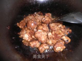 香菇炖鸡的做法步骤：2