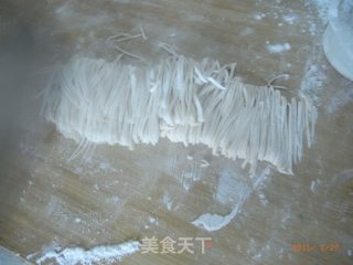 弦妈妈手擀炸酱面的做法步骤：2