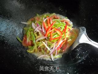 蛇豆茄丝炒香肠的做法步骤：2