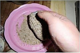 芝麻椒盐烧饼的做法步骤：2