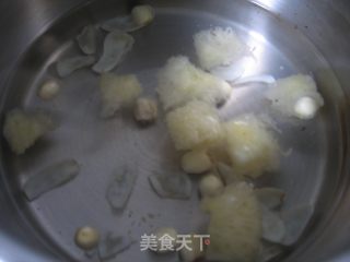 李李的滋味---银耳羹的做法步骤：2