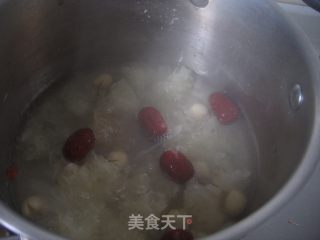 李李的滋味---银耳羹的做法步骤：2