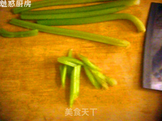凉拌版--芹菜木耳的做法步骤：2