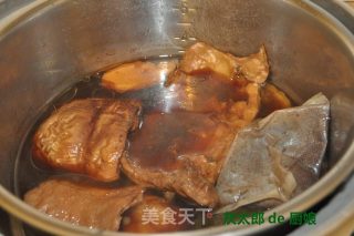 超级开胃的酸菜炒大肠的做法步骤：2