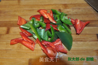 超级开胃的酸菜炒大肠的做法步骤：2