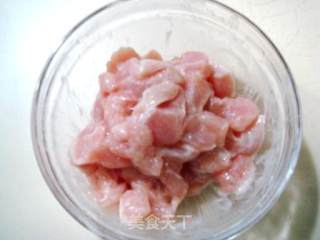 传统小炒“宫保鸡丁”的做法步骤：4
