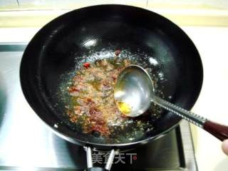 传统小炒“宫保鸡丁”的做法步骤：4