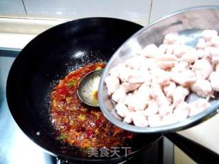 传统小炒“宫保鸡丁”的做法步骤：4
