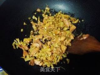 榨菜肉丝面包的做法步骤：4