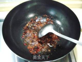 味道浓厚香辣的“干烧冬笋”的做法步骤：3