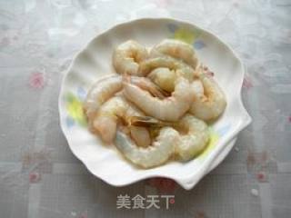 西芹腰果炒虾仁的做法步骤：2