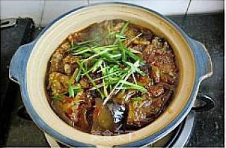 腊肠茄子煲的做法步骤：2