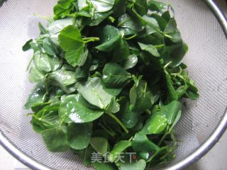 李李的滋味-----煸炒草头的做法步骤：2