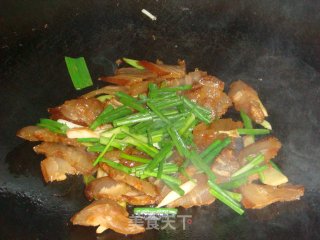 蒜香腊肉的做法步骤：2