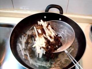 美味儿传统菜“鱼香肉丝”的做法步骤：4