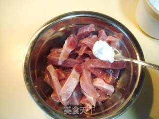北方传统菜，家庭小炒“焦溜肉段”的做法步骤：4