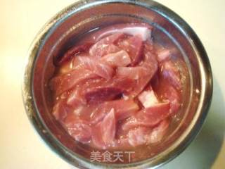 北方传统菜，家庭小炒“焦溜肉段”的做法步骤：4