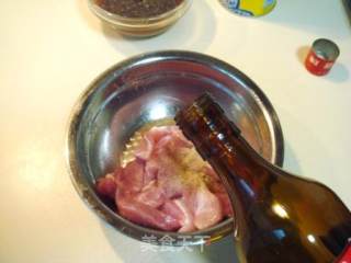 北方传统菜，家庭小炒“焦溜肉段”的做法步骤：4