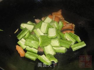 【父亲节】--- 三文鱼骨烧凉瓜的做法步骤：4
