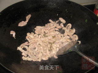 猪板根炒蕨菜的做法步骤：4