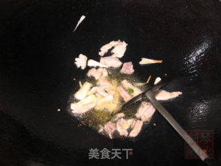 简单的蒜苗炒豆干的做法步骤：4