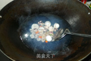 【炸酱面：我家新味道】--海鲜炸酱汤面的做法步骤：7