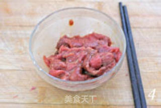 湖北特色风味小吃 牛肉炒豆丝的做法步骤：2