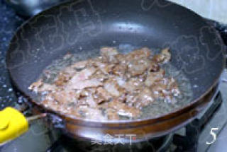 湖北特色风味小吃 牛肉炒豆丝的做法步骤：2