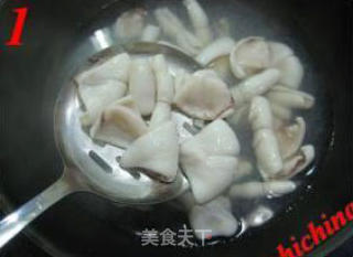 豆豉彩椒爆墨鱼的做法步骤：3