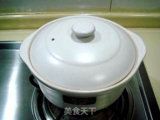简单悠闲美食“腊味双拼煲仔饭”的做法步骤：2