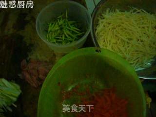 精肉炒三丝的做法步骤：2