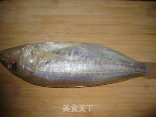 清蒸黄花鱼的做法步骤：2