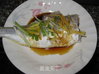 清蒸黄花鱼的做法步骤：2