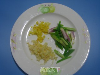 荷兰豆炒腊肉的做法步骤：3
