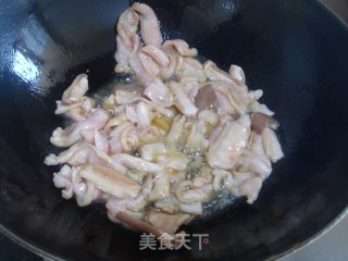 酸萝卜炒爽肚的做法步骤：3