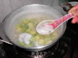 去除油水-----豆瓣咸菜汤的做法步骤：3