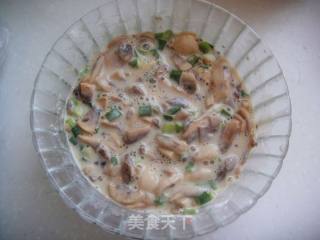 蘑菇煎饼的做法步骤：2