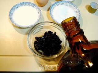 葡萄干柠檬口味的“咕咕洛夫面包”的做法步骤：6