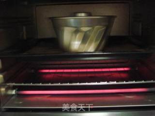 葡萄干柠檬口味的“咕咕洛夫面包”的做法步骤：6