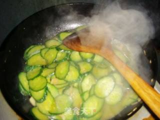 黄瓜炒鸡蛋的做法步骤：3