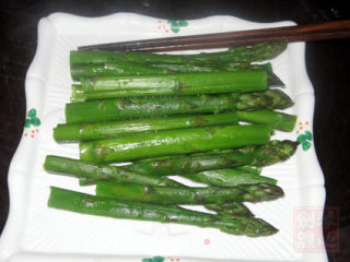 【简单煮意，美味生活】---竹荪芦笋的做法步骤：4