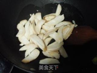 快乐主食篇10分钟搞定--酸菜年糕汤的做法步骤：3