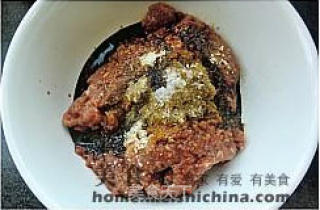 老北京传统清真名小吃---门钉肉饼的做法步骤：2